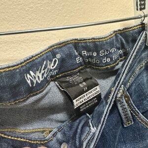 Mossimo Mid-rise skinny jeans size 8/R - 28
